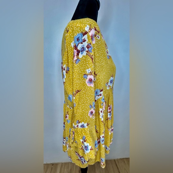 Motherhood Maternity Women’s Yellow Floral Top w/ties on Sleeves - Picture 5 of 7